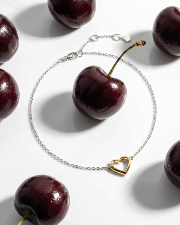 Niche Jewellery Kit Heath Love Silver Heart Golden Fine Outline Two-Tone Mini Bracelet detail