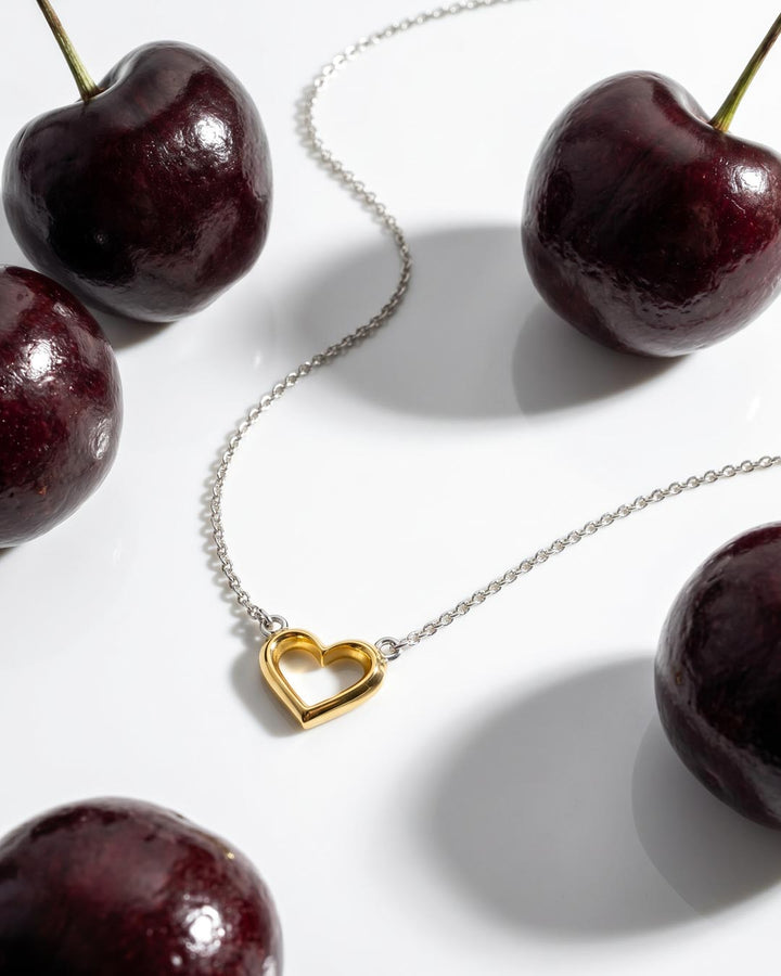 Niche Jewellery Kit Heath Love Silver Heart Golden Fine Outline Two-Tone Mini Necklet detail