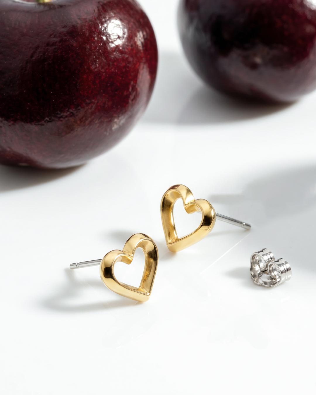 Niche Jewellery Kit Heath Love Silver Heart Golden Fine Outline Two-Tone Stud Earrings detail