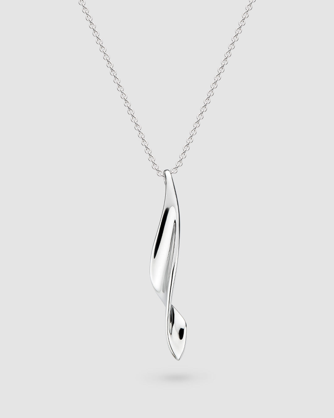 Niche Jewellery Kit Heath Serenity Curve Silver Necklace detail