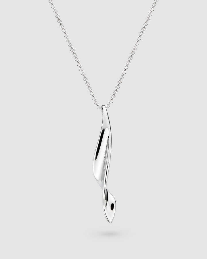 Niche Jewellery Kit Heath Serenity Curve Silver Necklace detail