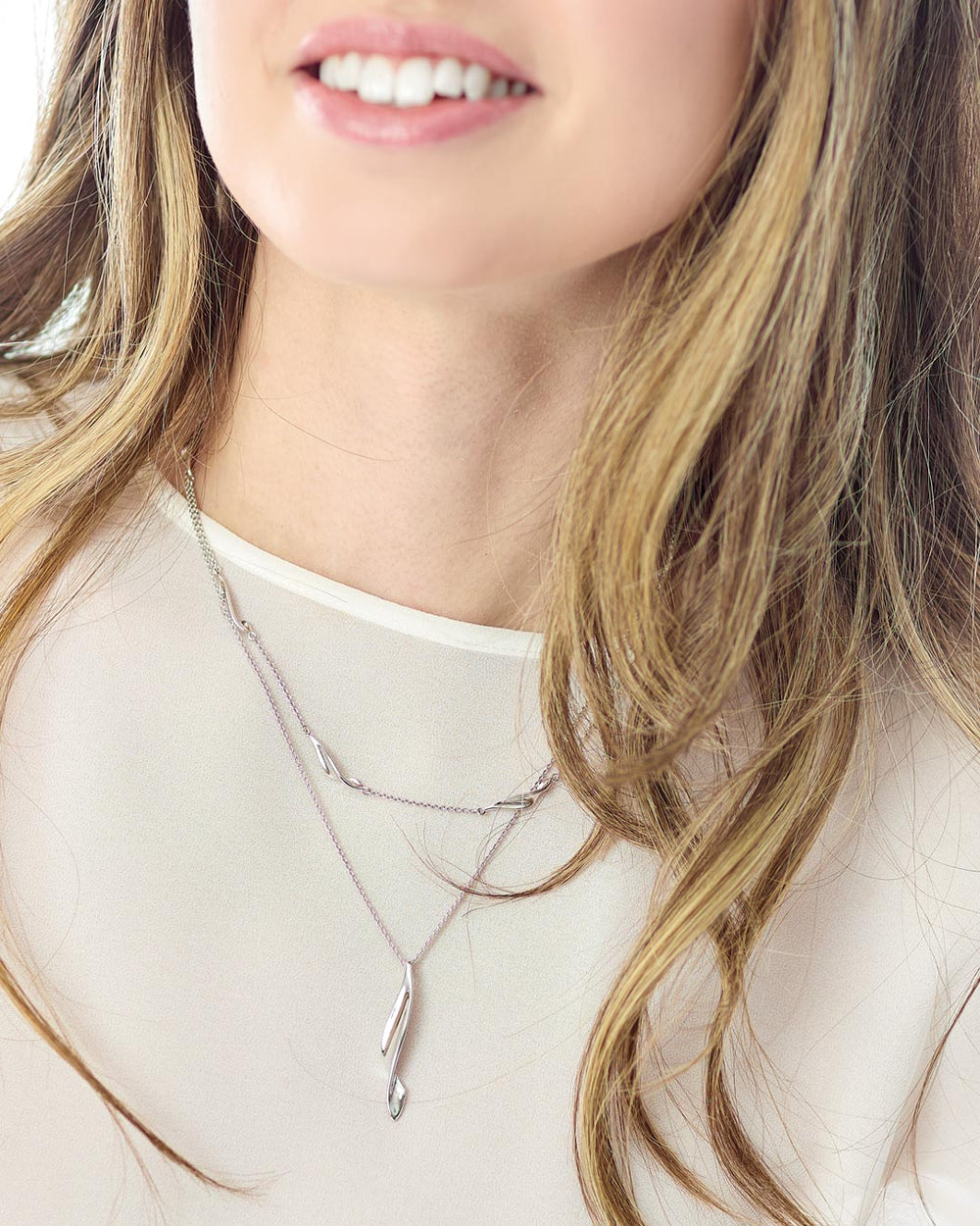 Niche Jewellery Kit Heath Serenity Curve Silver Necklace detail