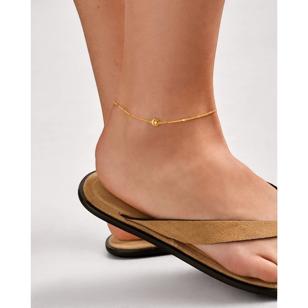 Niche Jewellery: Katie Loxton Aphira Waterproof Gold Anklet with adjustable clasp and small star charm. Minimalist gold chain.