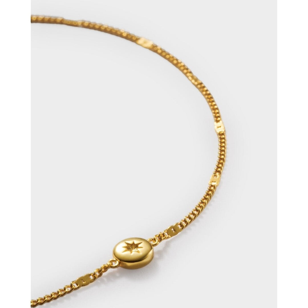 Niche Jewellery: Katie Loxton Aphira Waterproof Gold Anklet with adjustable clasp and small star charm. Minimalist gold chain.