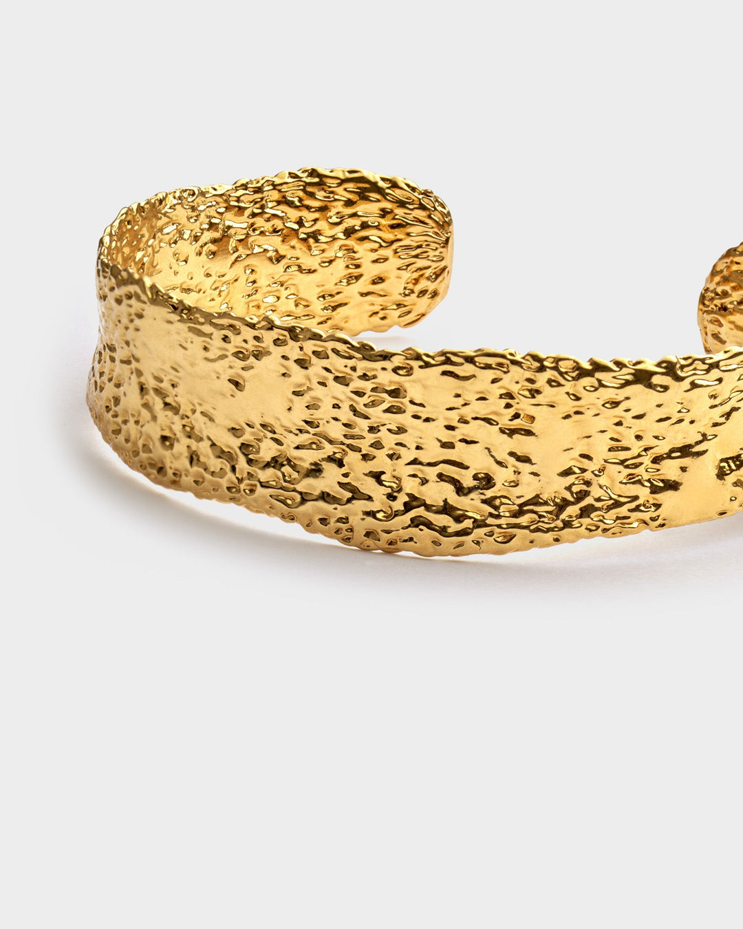 Niche Jewellery Katie Loxton Luxe Lock Textured Waterproof Gold Bangle detail