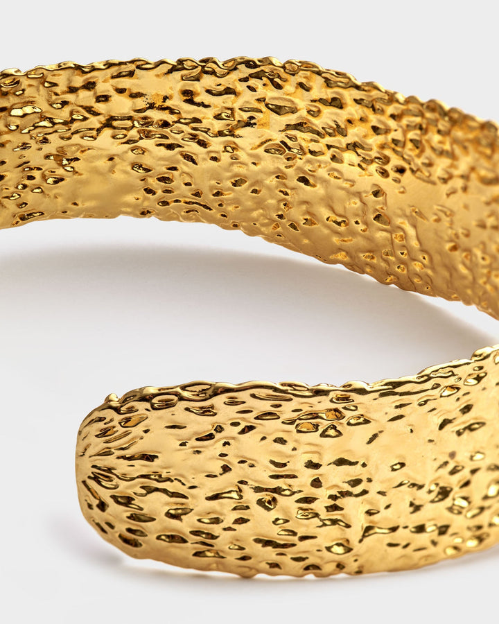 Niche Jewellery Katie Loxton Luxe Lock Textured Waterproof Gold Bangle detail