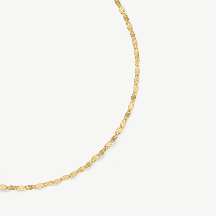 Niche Jewellery D.Louise dainty gold chain necklace in waterproof stainless steel with a light-catching textured link design.