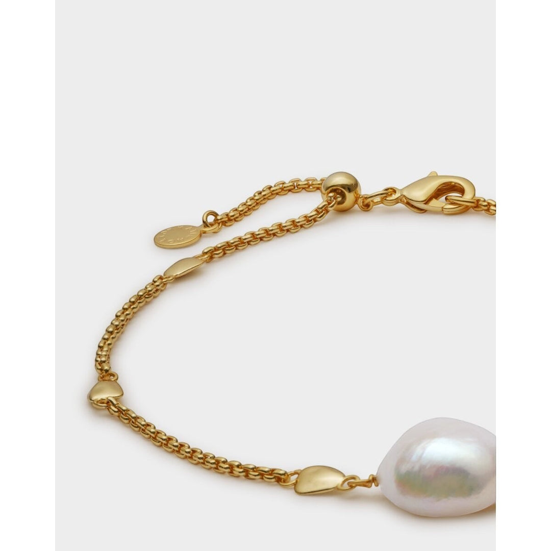 Katie Loxton Sol Pearl Waterproof Gold Anklet with freshwater pearl and gold details.