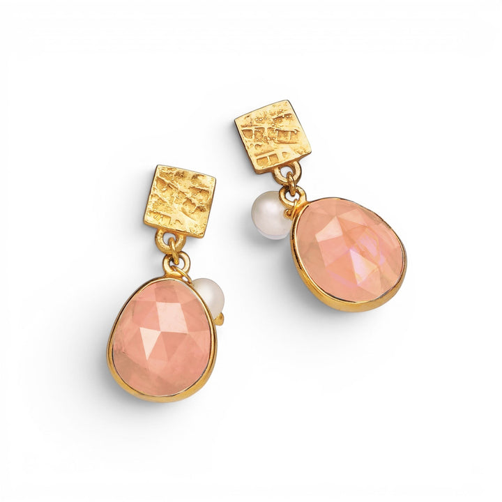 Niche Jewellery Sarah Alexander gold-plated drop earrings featuring faceted peach moonstone charms and white pearls.