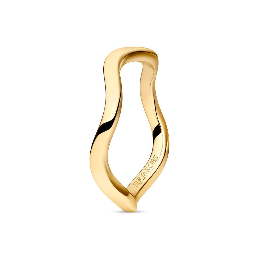Niche Jewellery Sif Jakobs Ellera Waves gold-plated sterling silver ring with a polished, flowing wave design.