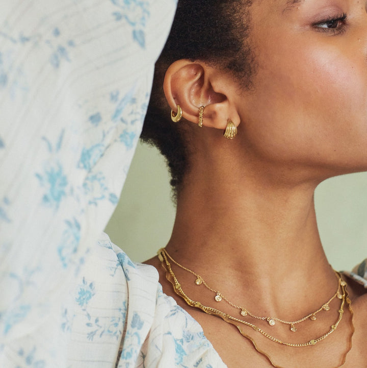 Daisy Palm Wrap Huggie Earring - Gold WE07_GP