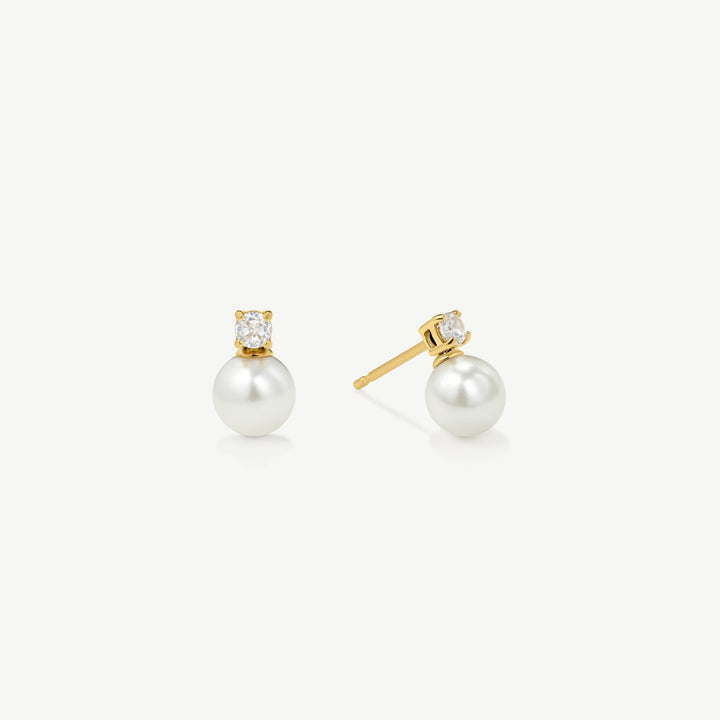 D.Louise Bridal Gold Pearl Stud Earrings detail view