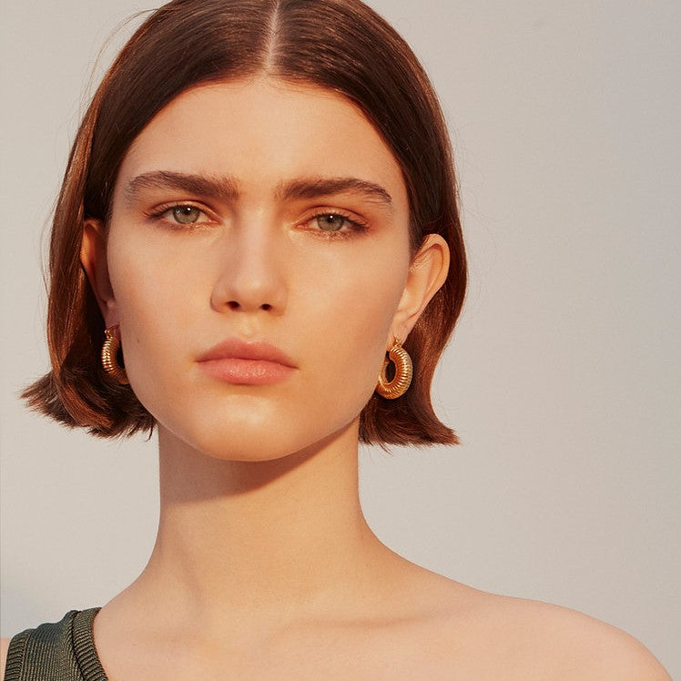 Shyla Monica Ribbed Gold Hoop Earrings