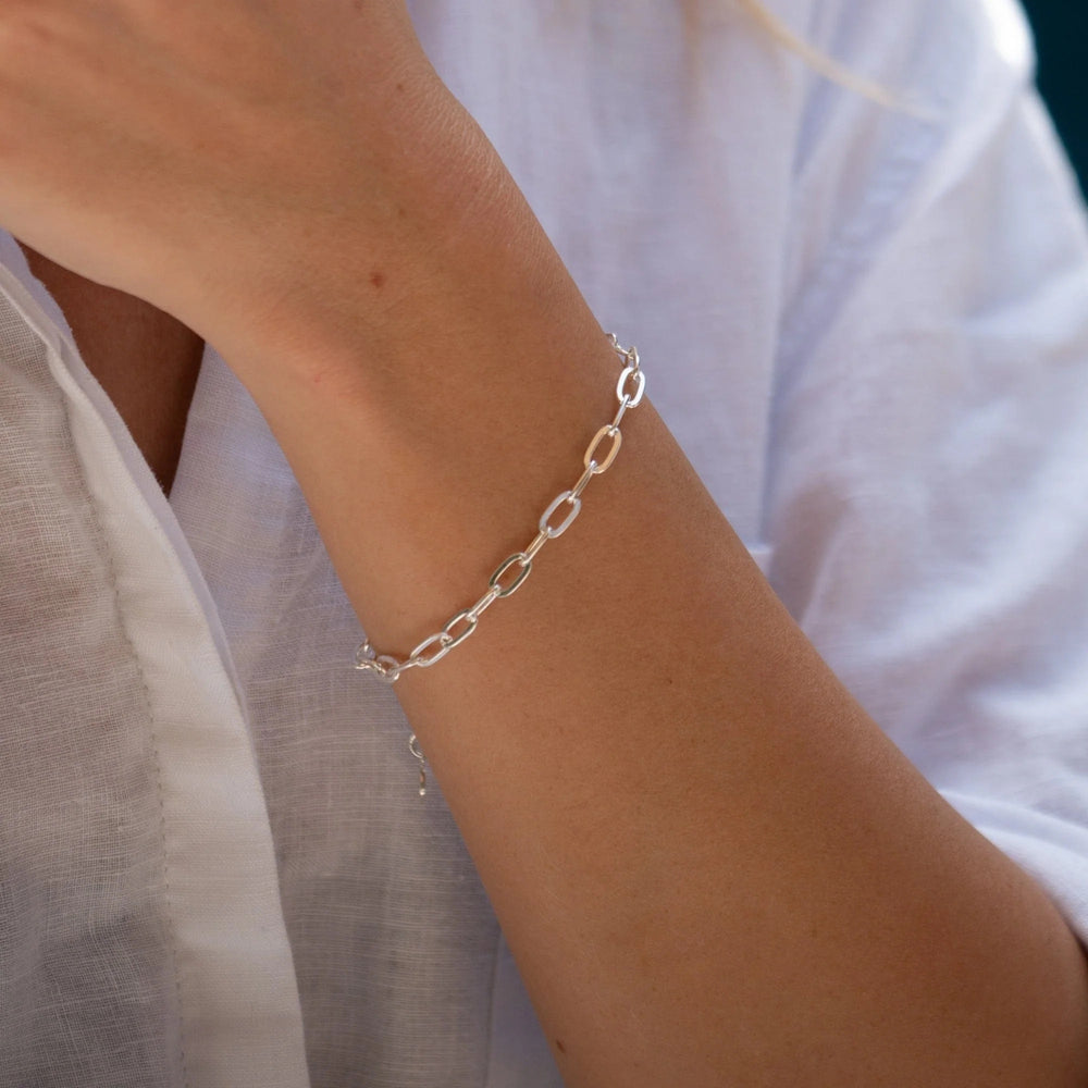Lily Charmed - Bracciale in argento Sterling con mano di Fatima Lily Charmed - Bracciale in argento Sterling con mano di Fatima