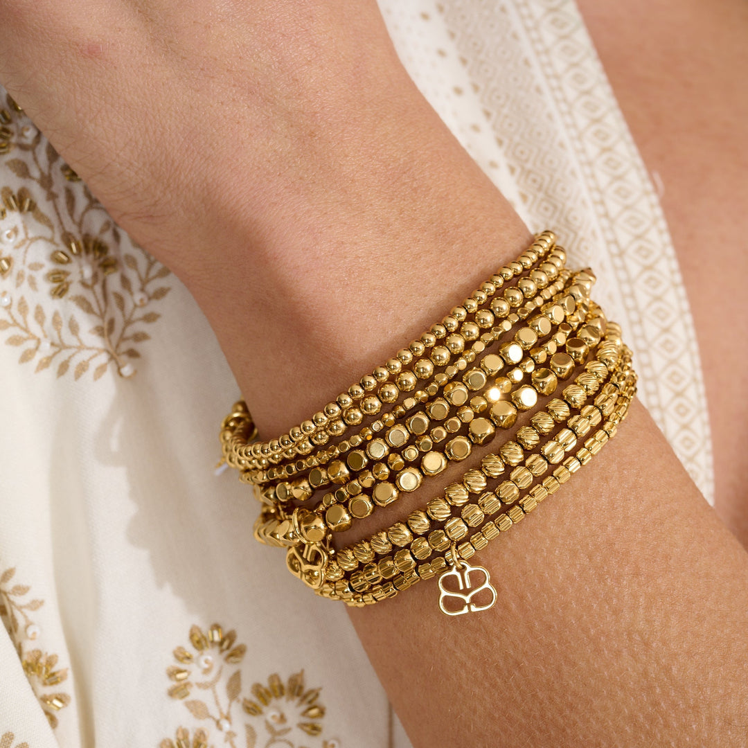 Niche Jewellery Boho Betty Clara Gold Stretch Bead Bracelet detail