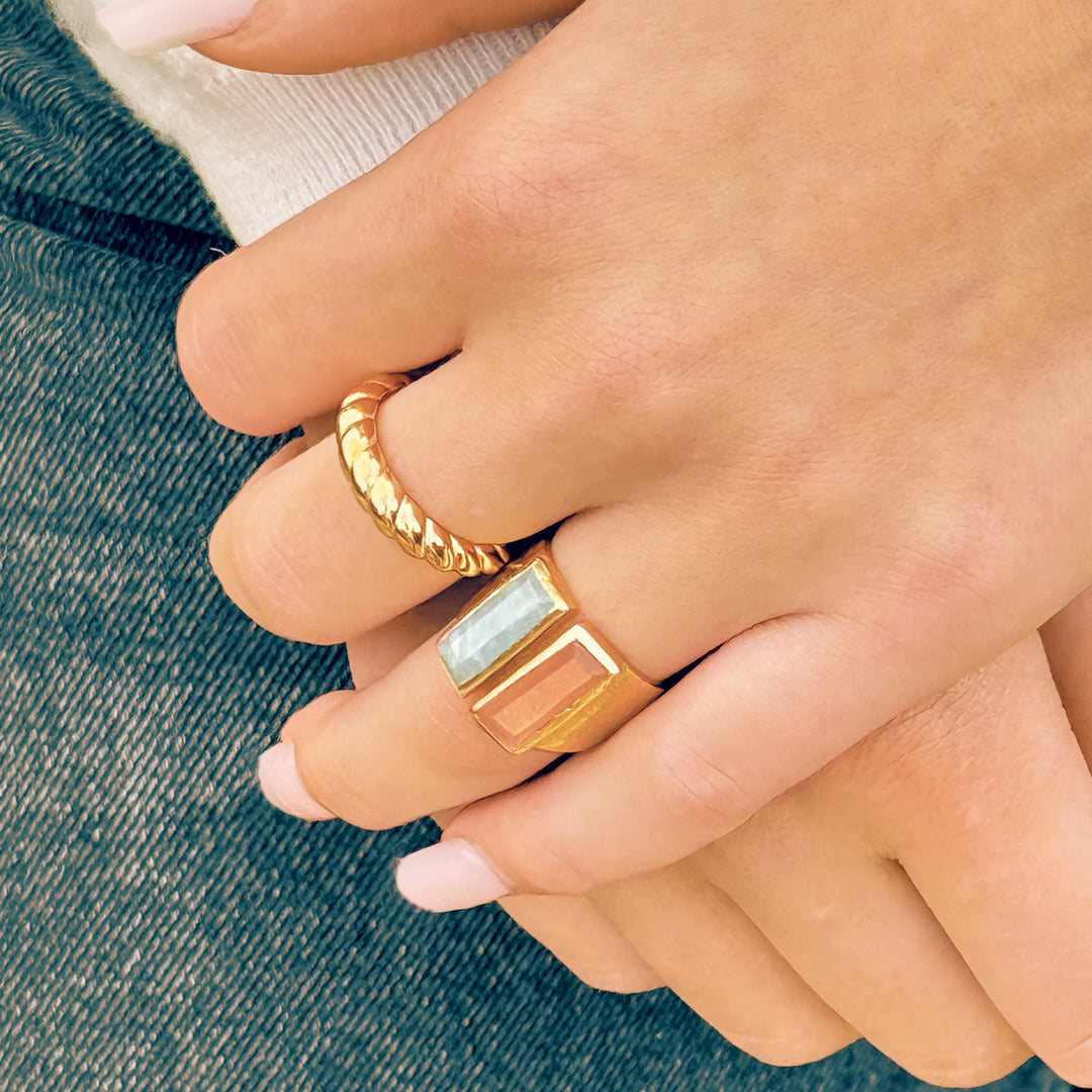 Sarah Alexander Tuscan Sky Gemstone Bar Gold Open Ring
