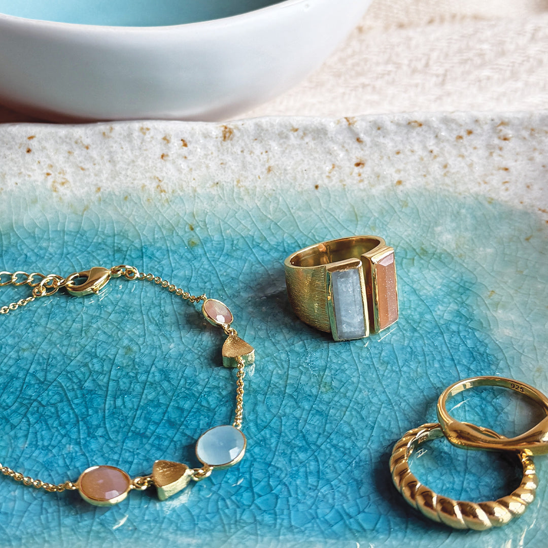 Sarah Alexander Tuscan Sky Gemstone Bar Gold Open Ring