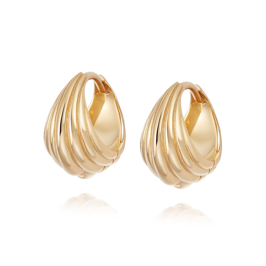 Daisy Palm Wrap Huggie Earring - Gold WE07_GP